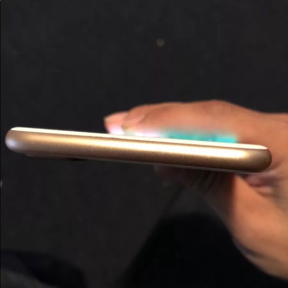 iPhone 8 Plus - Picture 3 of 4